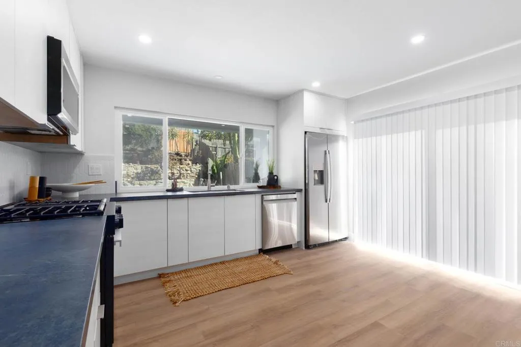 https://cdn.realtyfeed.com/cdn/127/306559853/c51a45ba037e1fce33c7cae6d202a8fb.webp