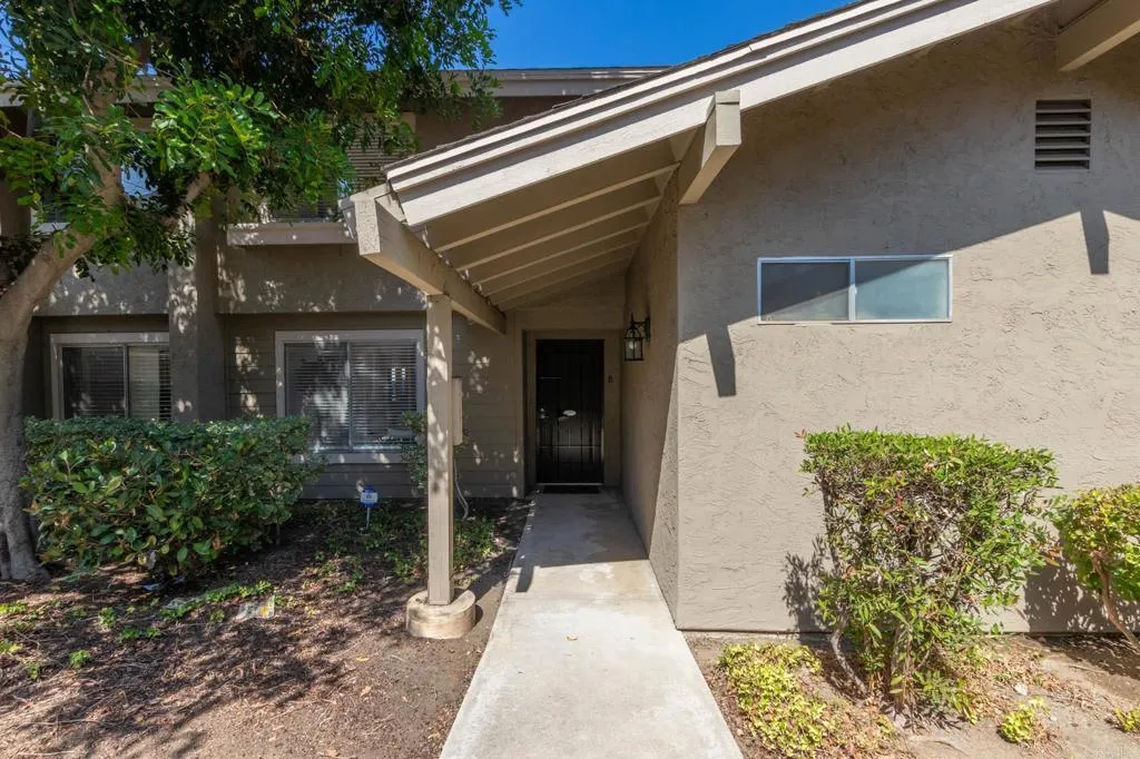 More Details about MLS # PTP2507616 : 995 AMISTAD PLACE UNIT B