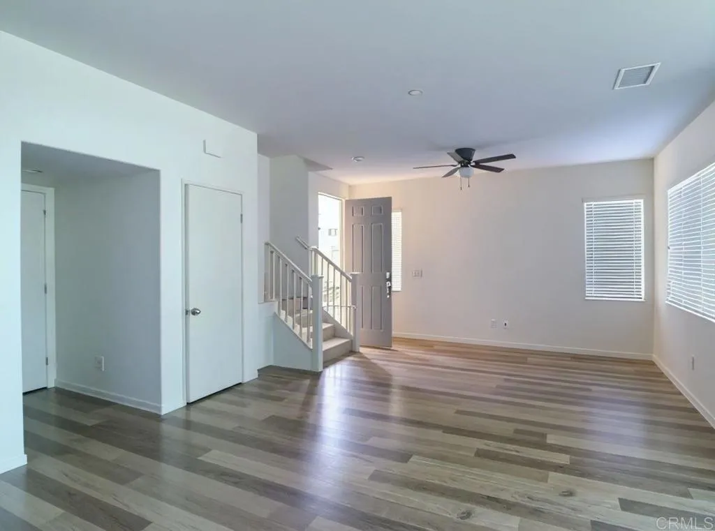 https://cdn.realtyfeed.com/cdn/127/306559937/0524b55a58a333576d9e777bc2cee1b7.webp