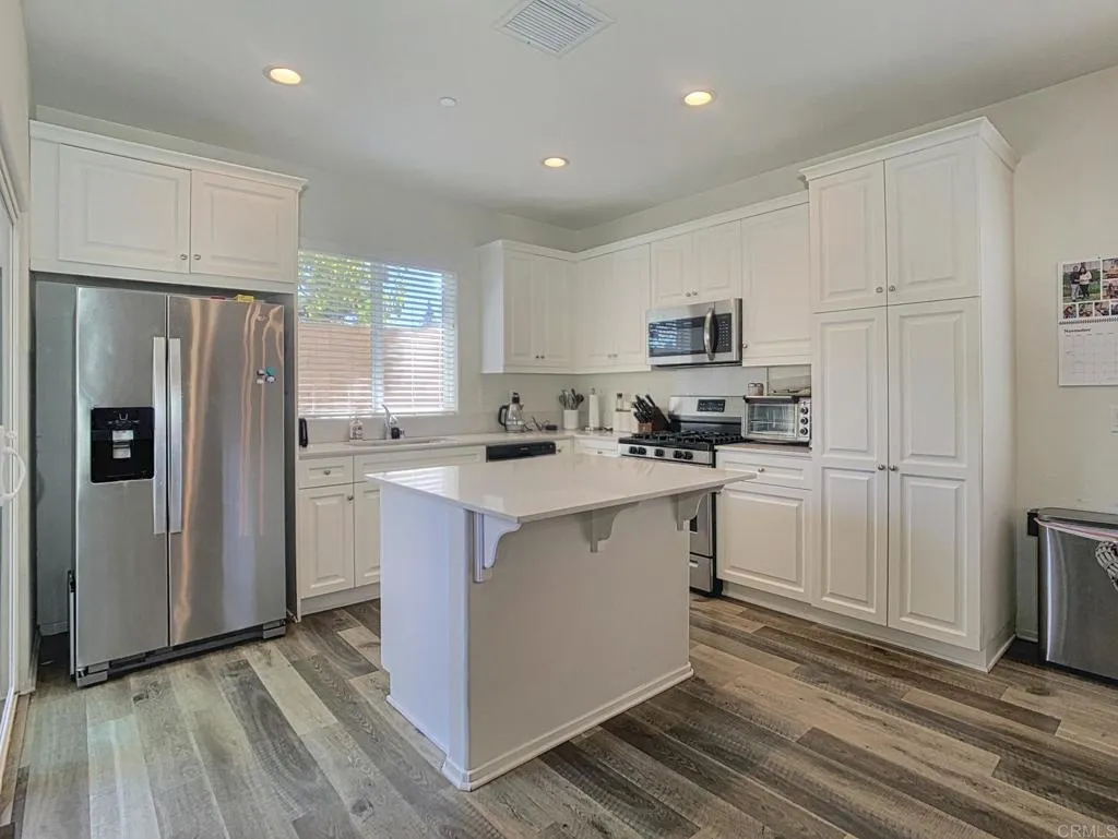 https://cdn.realtyfeed.com/cdn/127/306559937/adf4871ef7ae9b60f3168b45c7598d01.webp