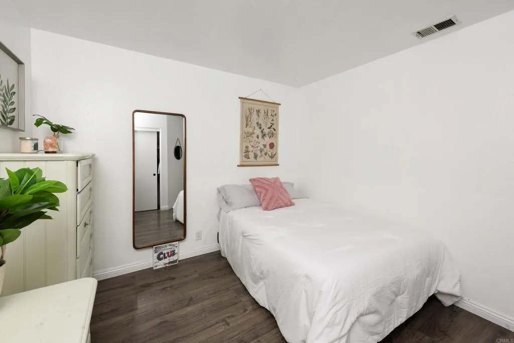 https://cdn.realtyfeed.com/cdn/127/306559944/41f8adba906c218396decf42cd3e620d.webp