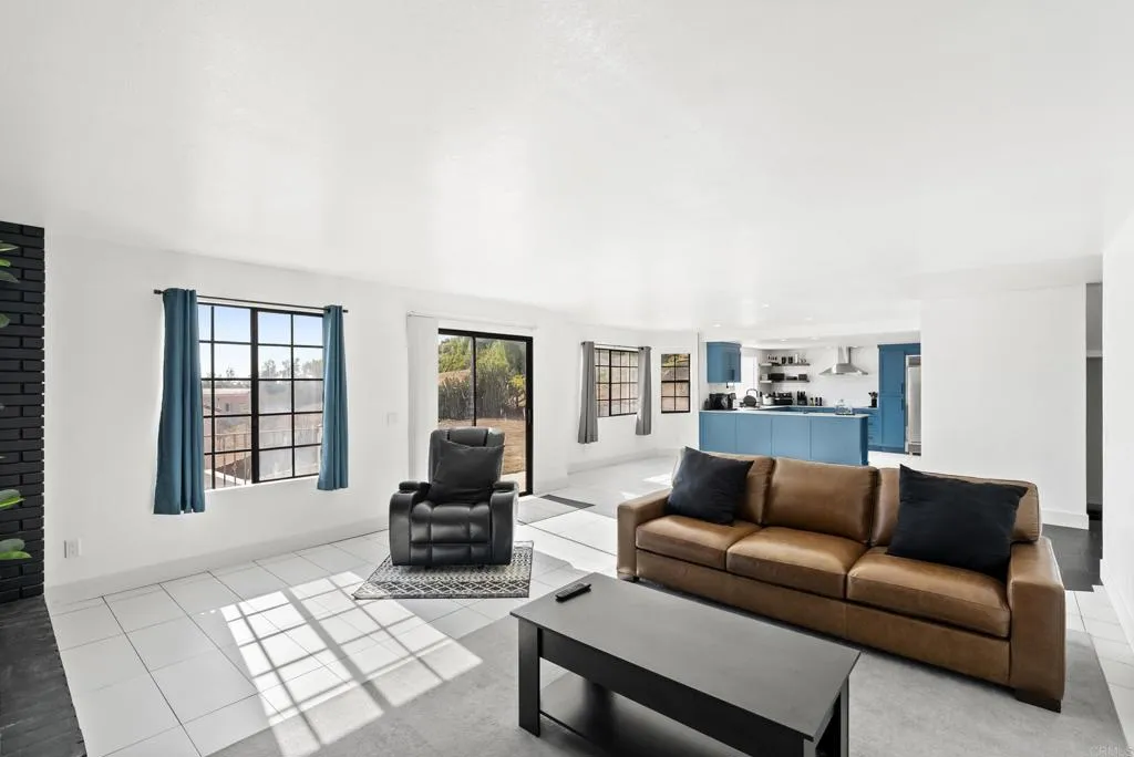 https://cdn.realtyfeed.com/cdn/127/306559955/45b9af23f7184314706af1028ff1169e.webp