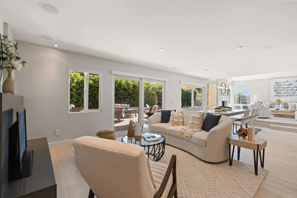 https://cdn.realtyfeed.com/cdn/127/306560111/3ec42cf0fb5ef80788caca84ca0ea90a.webp