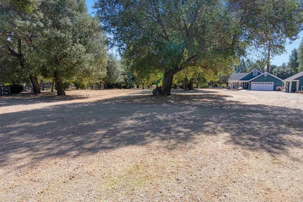 https://cdn.realtyfeed.com/cdn/127/306560182/0df9c465d33c82124b3b1d6ded179896.webp