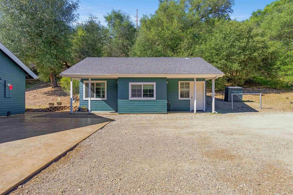 https://cdn.realtyfeed.com/cdn/127/306560182/1042dd851d580ab1bdc5c7fd844772d3.webp