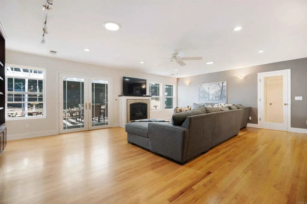 https://cdn.realtyfeed.com/cdn/127/306560182/d43213bfff2c055c4674763c011fa520.webp