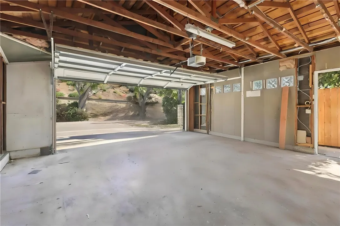 https://cdn.realtyfeed.com/cdn/127/306560197/2d32ae767df115eba4fbfd02f66aa947.webp
