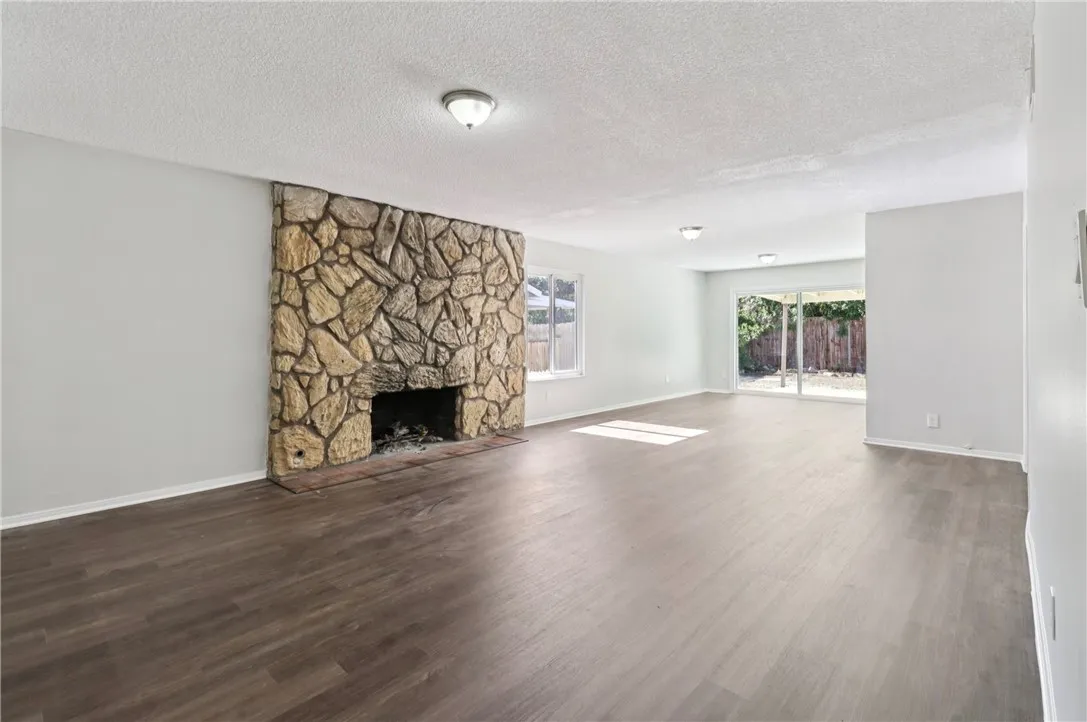 https://cdn.realtyfeed.com/cdn/127/306560197/e8a3ce6a2f131872d8ec76c3808b4990.webp