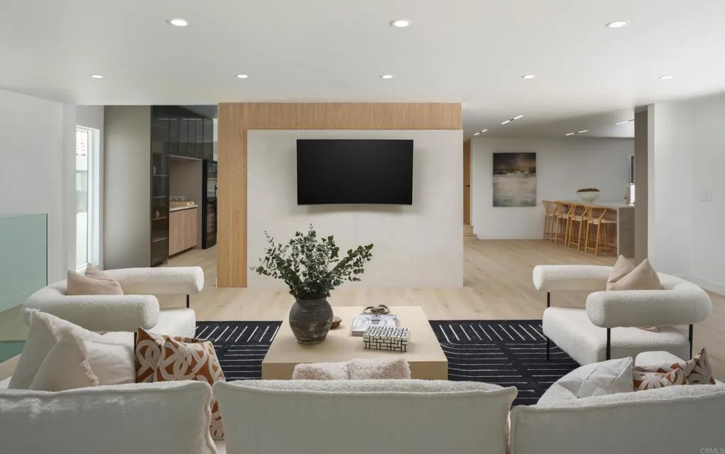 https://cdn.realtyfeed.com/cdn/127/306560264/76bd9190a4b1d634e47ae75c9e6163b6.webp