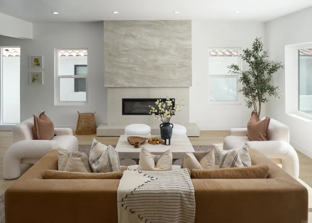 https://cdn.realtyfeed.com/cdn/127/306560264/7c72c4b4ef7cc6bd49bc59ce329401c4.webp