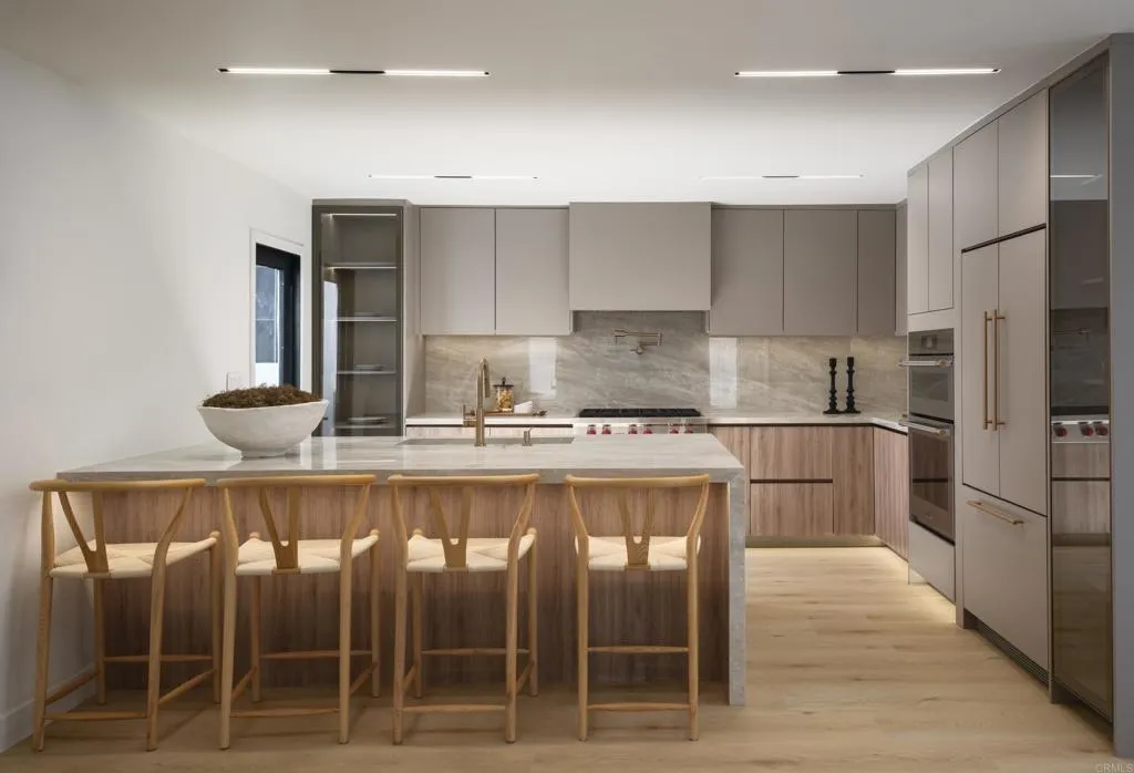 https://cdn.realtyfeed.com/cdn/127/306560264/9ee1b1f3ef510afc6dd3ce54d0f0f71d.webp