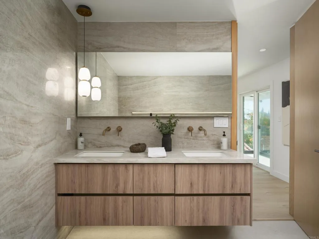 https://cdn.realtyfeed.com/cdn/127/306560264/a356da160021e70ad6bf79c84df6d547.webp