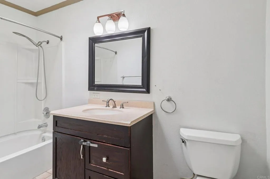 https://cdn.realtyfeed.com/cdn/127/306560299/ee565373ee3d5e4f031be2b327c8363e.webp