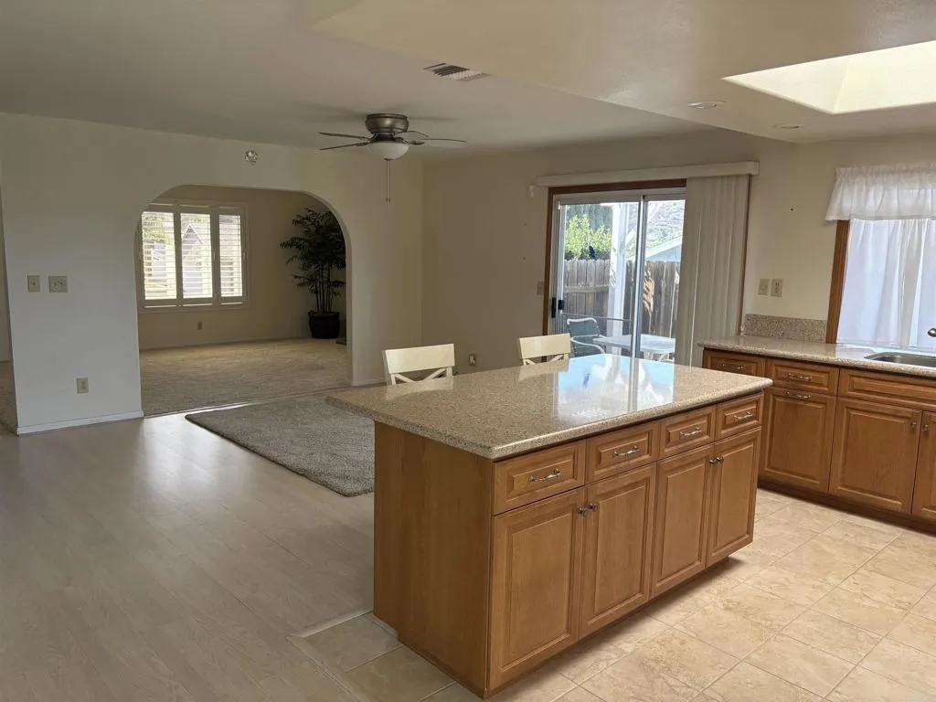 https://cdn.realtyfeed.com/cdn/127/306560504/34a72642e0b22b93a2b3b5b3c7c289fb.webp