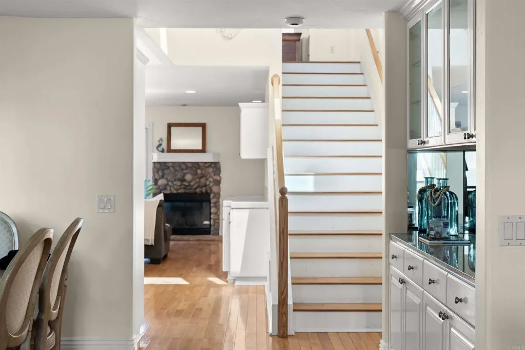 https://cdn.realtyfeed.com/cdn/127/306560505/4a08705fedcc408f40d80ba4a3d0dce1.webp