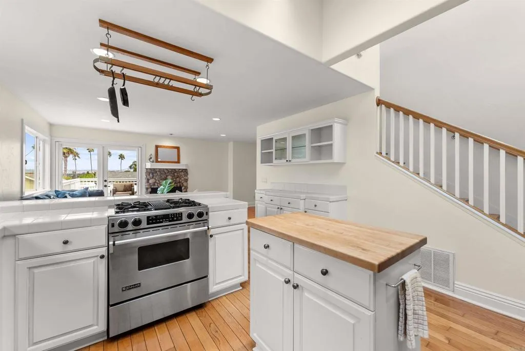https://cdn.realtyfeed.com/cdn/127/306560505/5dae1ca5a0c93dd5934f8e5993602deb.webp