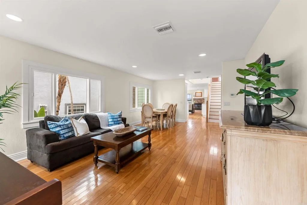 https://cdn.realtyfeed.com/cdn/127/306560505/a3224a14da79b86f5fb54c5a80643933.webp
