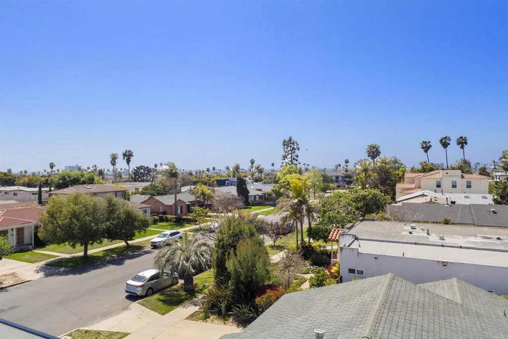 https://cdn.realtyfeed.com/cdn/127/306560518/a1db35bd8f51fb5aa57d535d0ffe8637.webp