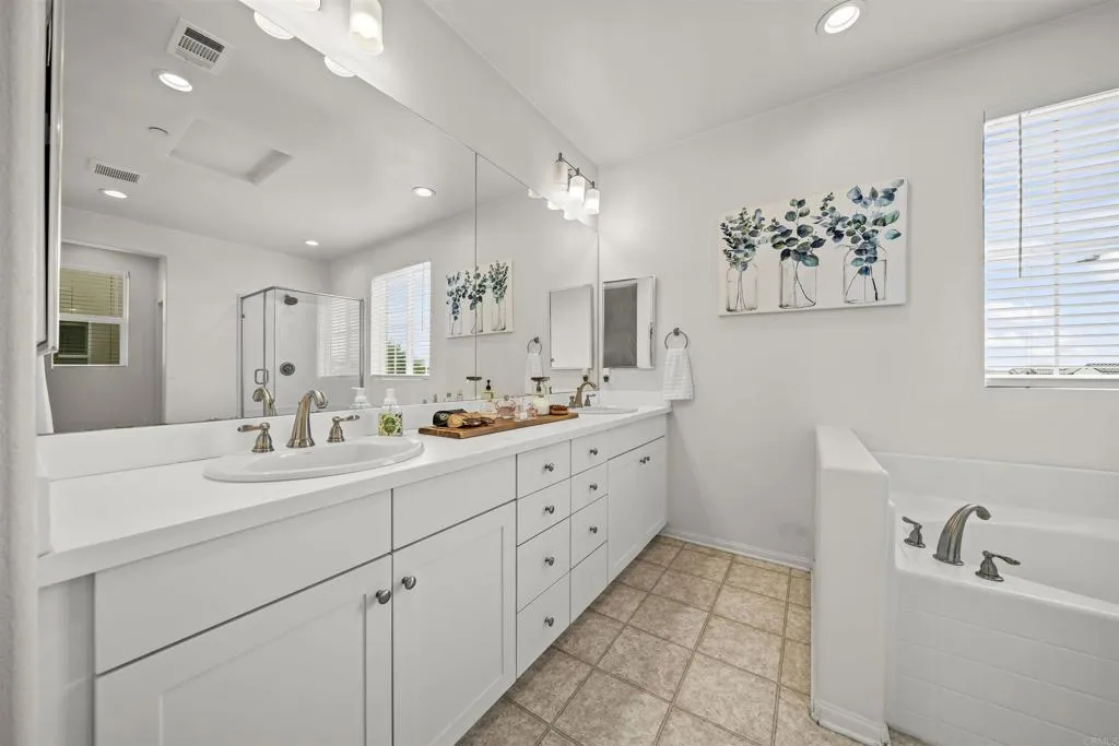 https://cdn.realtyfeed.com/cdn/127/306560618/257a8803ee08881754d16cc8612eebea.webp