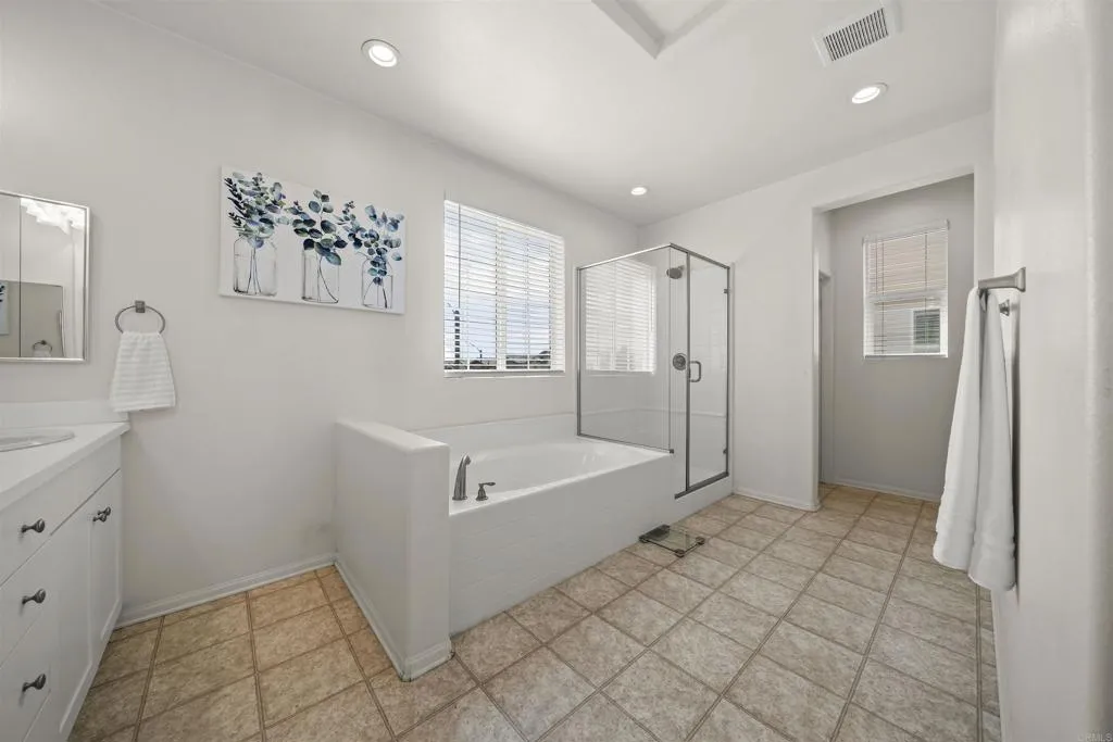 https://cdn.realtyfeed.com/cdn/127/306560618/25b7e1f4749dc9b07a57b984816cc3ba.webp