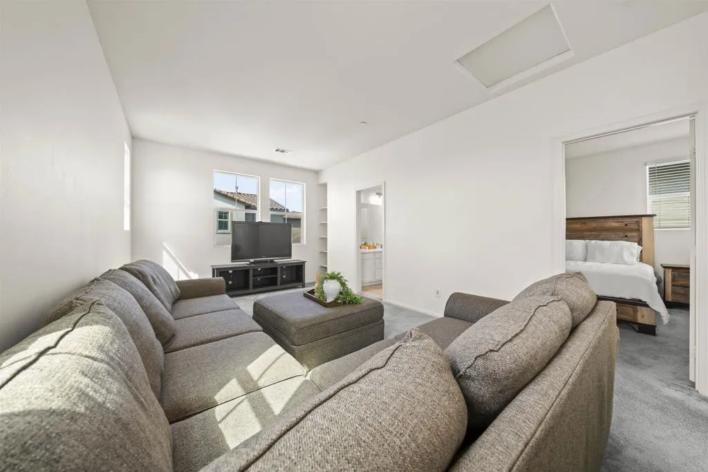 https://cdn.realtyfeed.com/cdn/127/306560618/4973053902590150de35eea56fa84182.webp