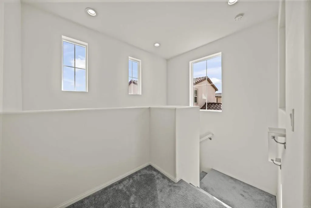 https://cdn.realtyfeed.com/cdn/127/306560618/7bc6c109c476695f3e9602a1b3211d33.webp