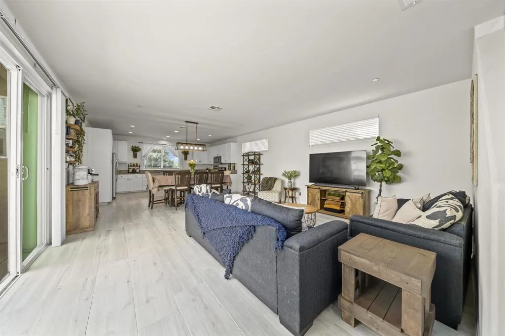 https://cdn.realtyfeed.com/cdn/127/306560618/df815205ee2f6753706c7732a4066653.webp