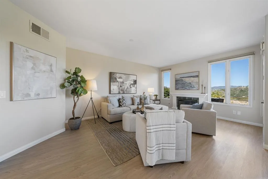 https://cdn.realtyfeed.com/cdn/127/306560626/8e7b167ea49ad659b0b9cd0afe5b69bf.webp