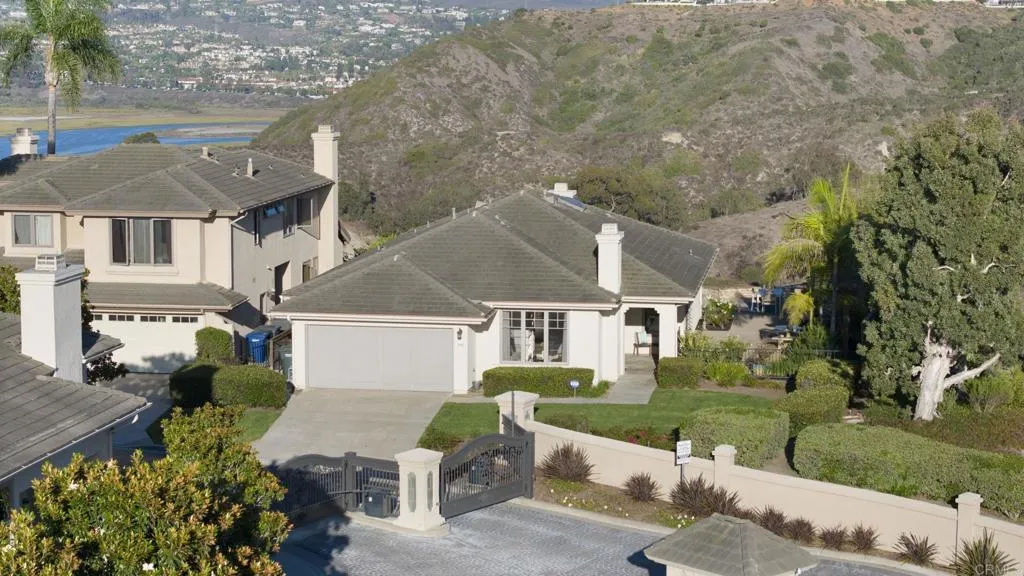 https://cdn.realtyfeed.com/cdn/127/306560626/907e331f51451e2fde3a860dac48b422.webp