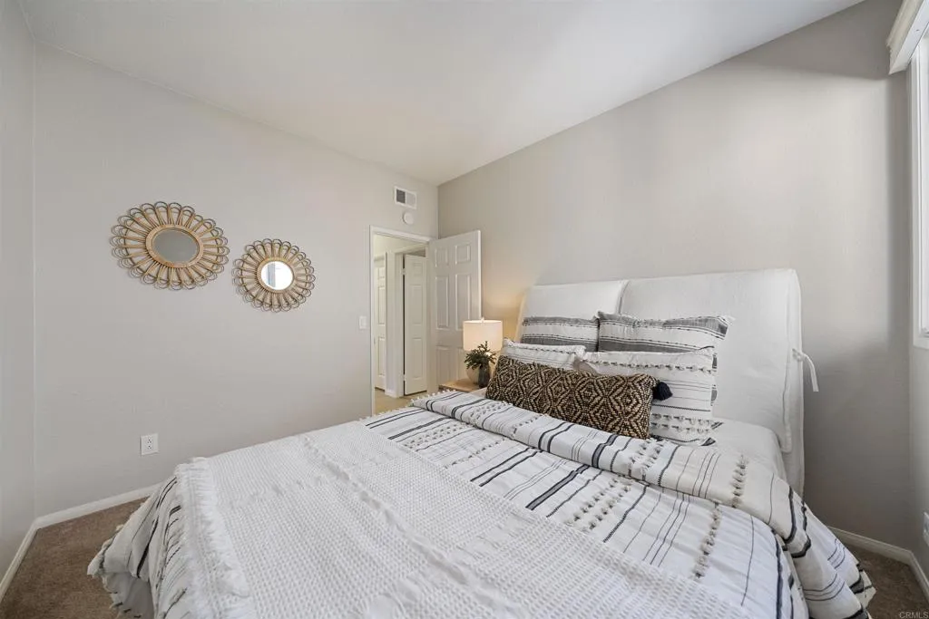 https://cdn.realtyfeed.com/cdn/127/306560626/de5566db36b65c1de55121a845d24180.webp