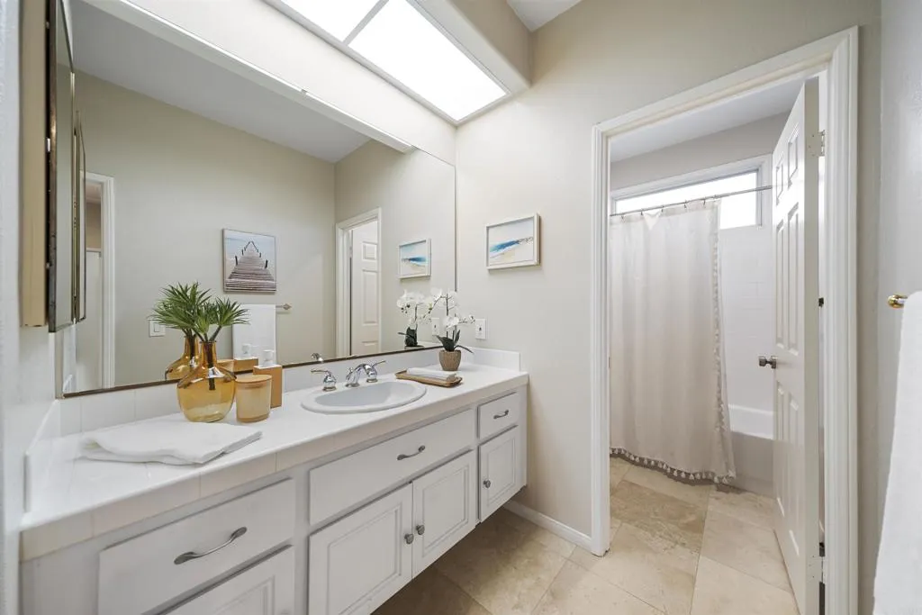 https://cdn.realtyfeed.com/cdn/127/306560626/ed74e8160e23de4810ba5f0eac94e533.webp