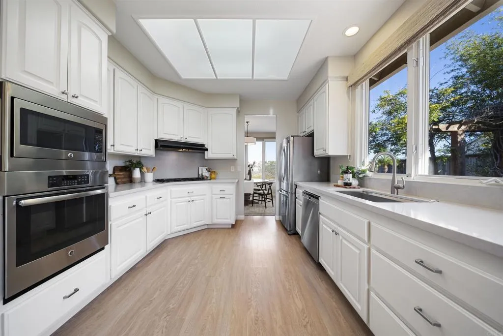 https://cdn.realtyfeed.com/cdn/127/306560626/f6aa827dd7b7d756f90e3a6799318a88.webp