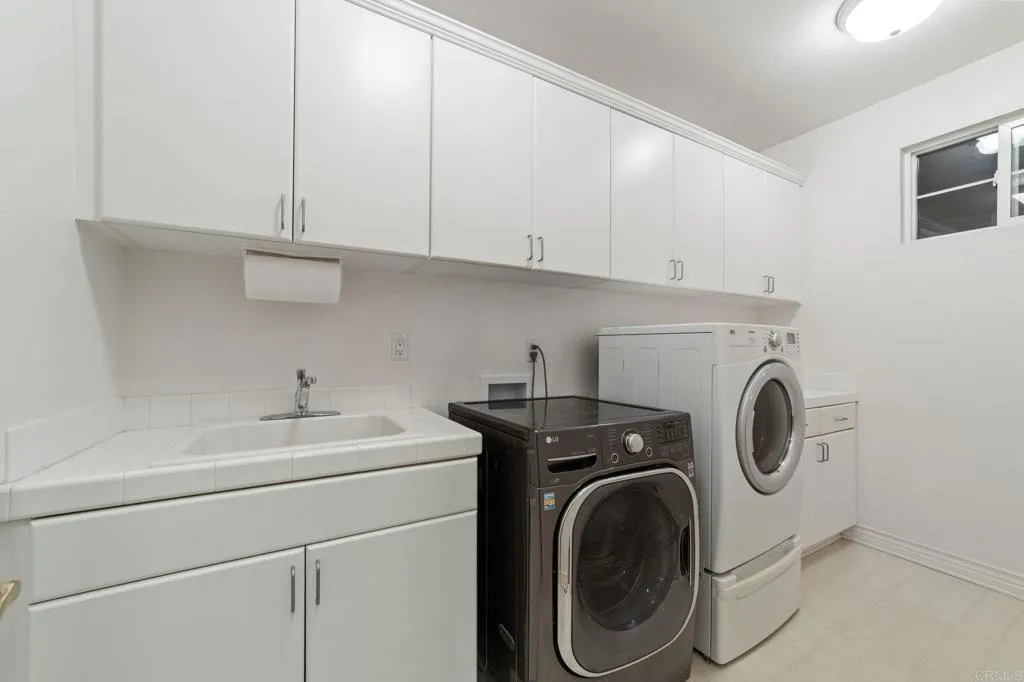 https://cdn.realtyfeed.com/cdn/127/306560637/1230dce4837e68f32fbde3f078821940.webp