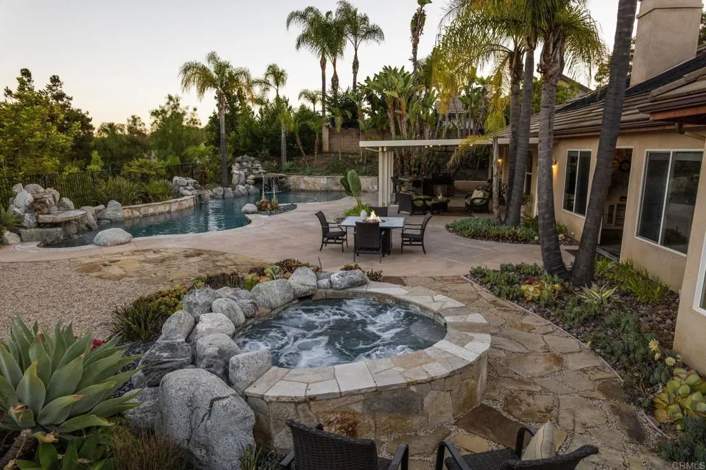 https://cdn.realtyfeed.com/cdn/127/306560637/140e0c89bc15547be0a59d4ebba3f617.webp