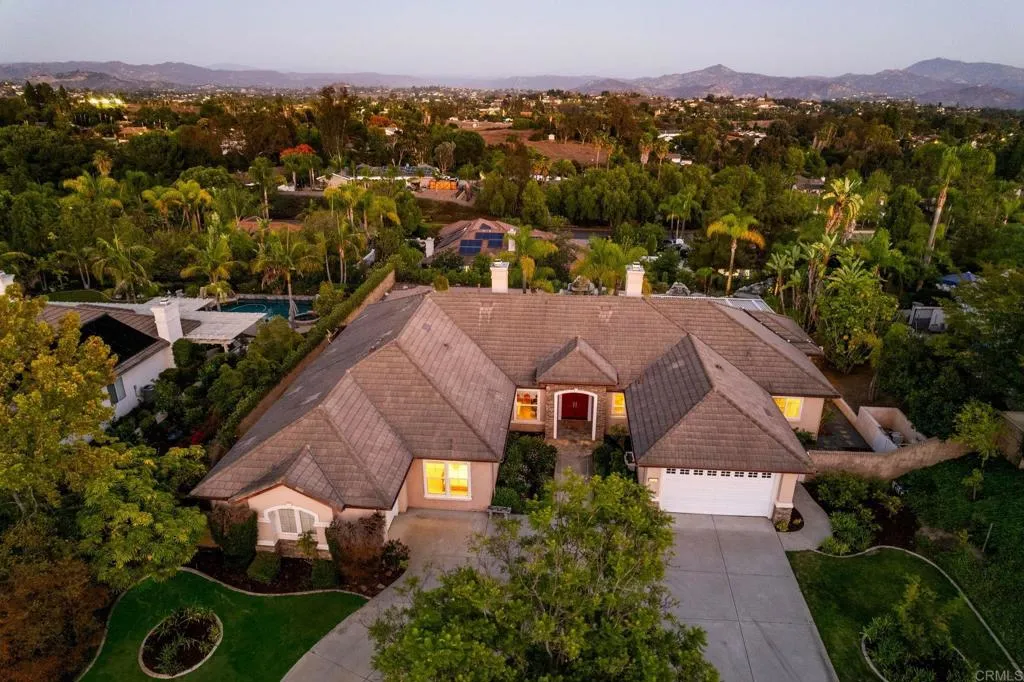 https://cdn.realtyfeed.com/cdn/127/306560637/1f85685a6f393b27b121af6c6747eeb8.webp