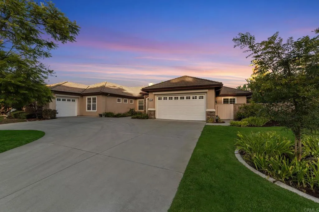 https://cdn.realtyfeed.com/cdn/127/306560637/5d1e2d77c3081a8c6e32bb7c43eaf47b.webp
