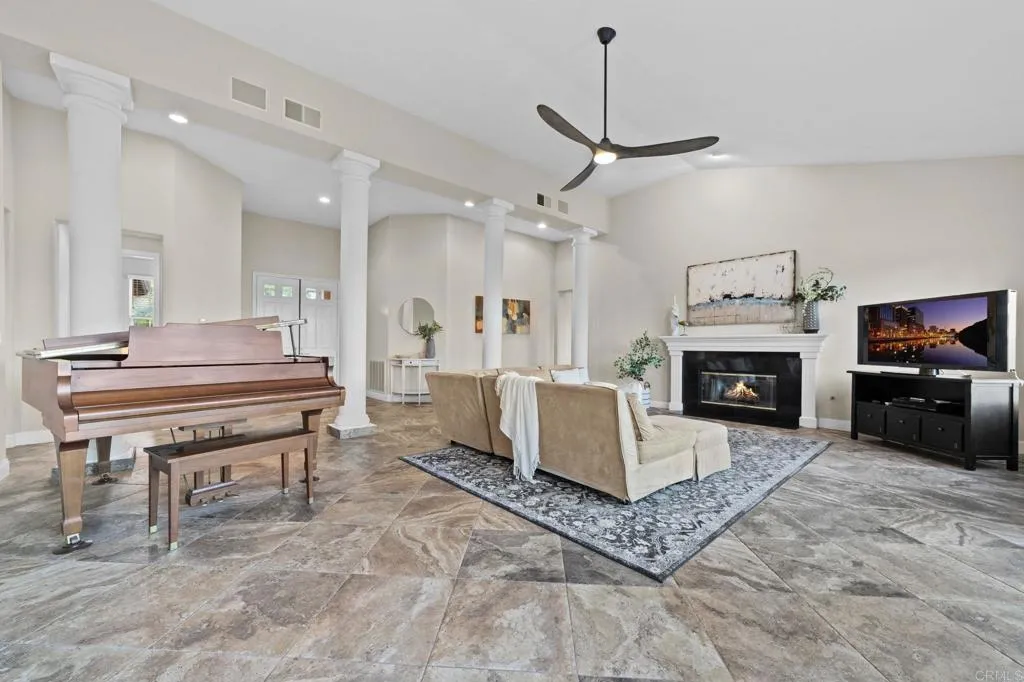 https://cdn.realtyfeed.com/cdn/127/306560637/7164693a32351d0e4785b8d24b5e20c6.webp