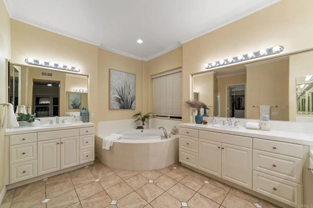 https://cdn.realtyfeed.com/cdn/127/306560637/7b3e5797d8e398039f2dd03809ce2337.webp