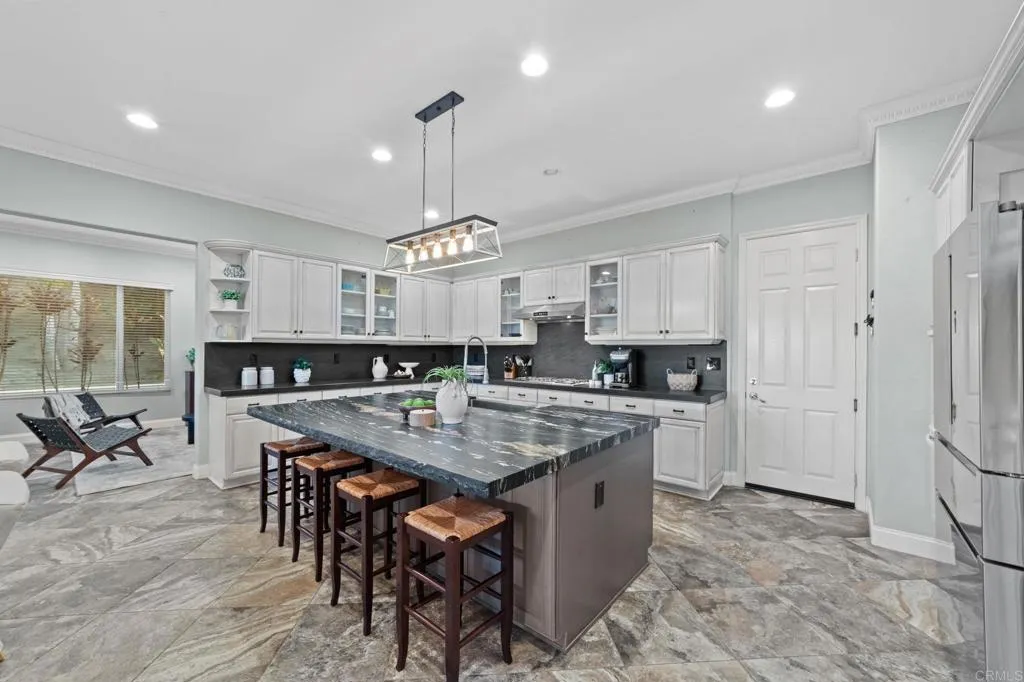 https://cdn.realtyfeed.com/cdn/127/306560637/918e0540fe9620aaebabac7731e44d61.webp