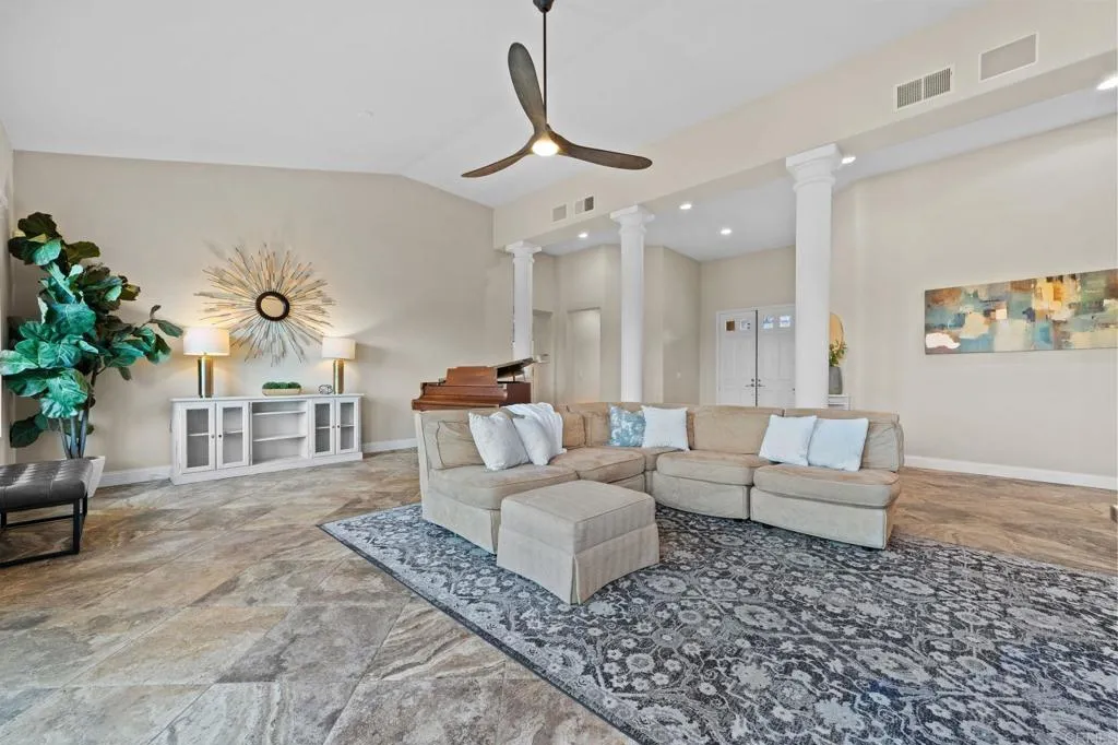 https://cdn.realtyfeed.com/cdn/127/306560637/9bc2257f56f0514f2b37d7ae64727053.webp