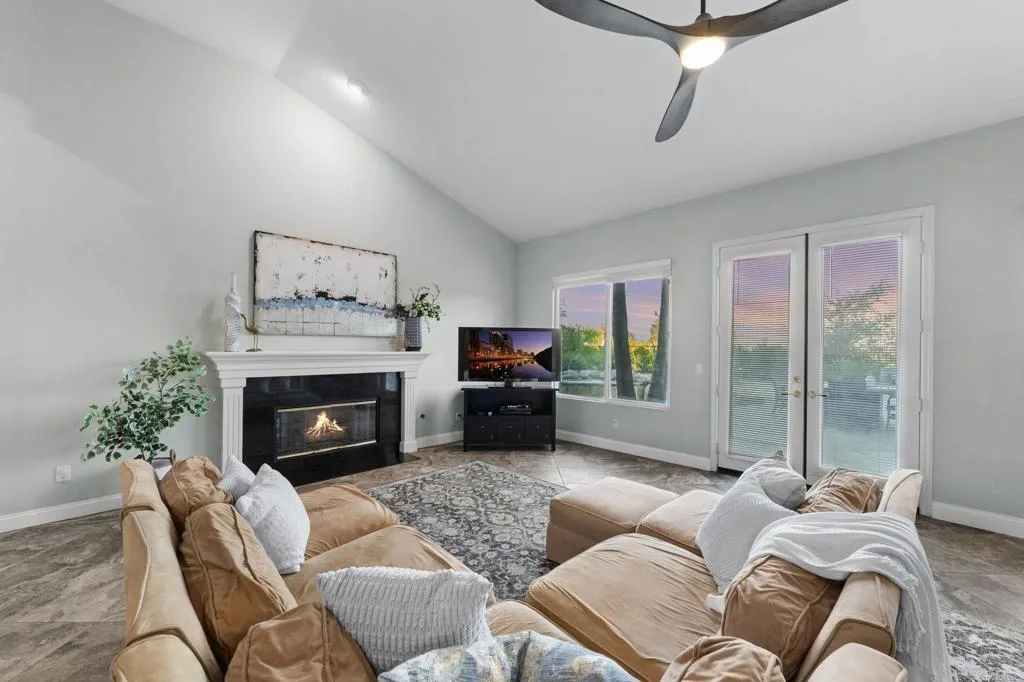https://cdn.realtyfeed.com/cdn/127/306560637/ab3956dedf831925f03a4f77b58e43a9.webp