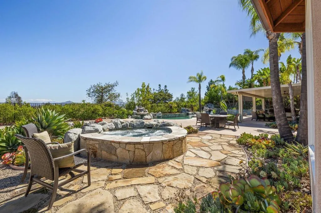 https://cdn.realtyfeed.com/cdn/127/306560637/c076aee421eb2b60844c02ce21b471e0.webp