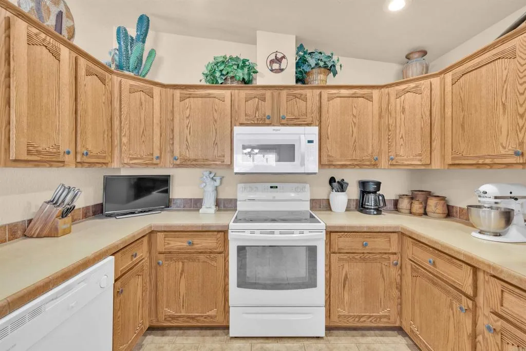 https://cdn.realtyfeed.com/cdn/127/306560656/3db70bf4c17d813fd9fee847053fa5ff.webp