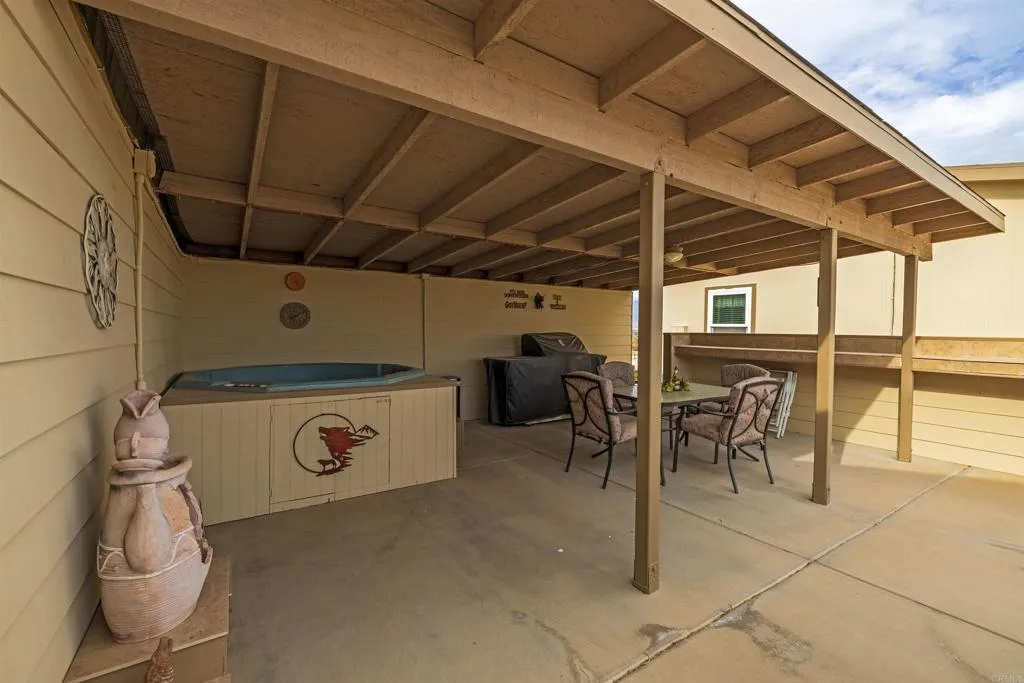 https://cdn.realtyfeed.com/cdn/127/306560656/4a093d93607fce5fc95cfb270dbd056f.webp