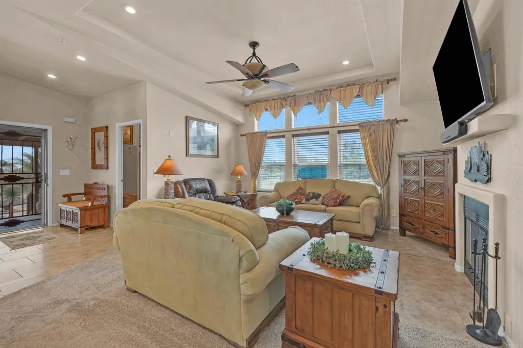 https://cdn.realtyfeed.com/cdn/127/306560656/4fe77d8d284b88e145a3c90dc27aff2a.webp