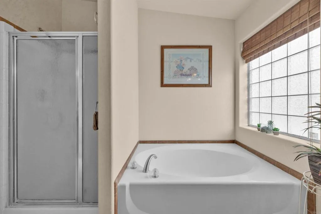 https://cdn.realtyfeed.com/cdn/127/306560656/9da9989bf361f19c88654e0002f350af.webp