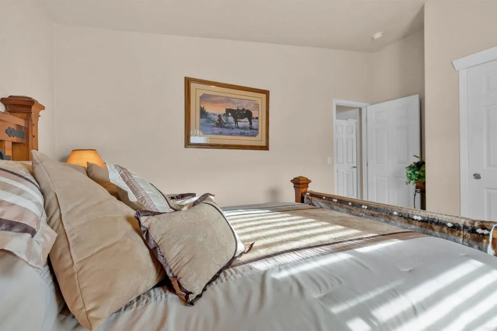 https://cdn.realtyfeed.com/cdn/127/306560656/c657e1ee81e0fe1a0d9ea95535f1500a.webp