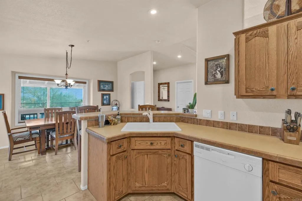 https://cdn.realtyfeed.com/cdn/127/306560656/e43ec69effb4f8f04344d45ea3f1831c.webp