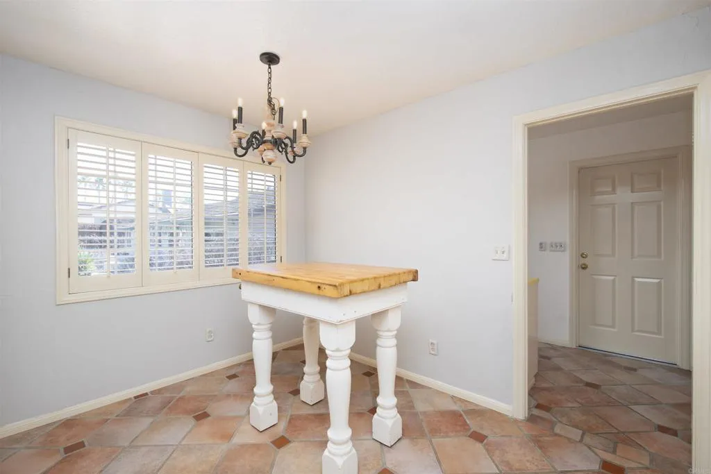 https://cdn.realtyfeed.com/cdn/127/306560726/680bf32445ab4f6524f887e7d7944ce2.webp