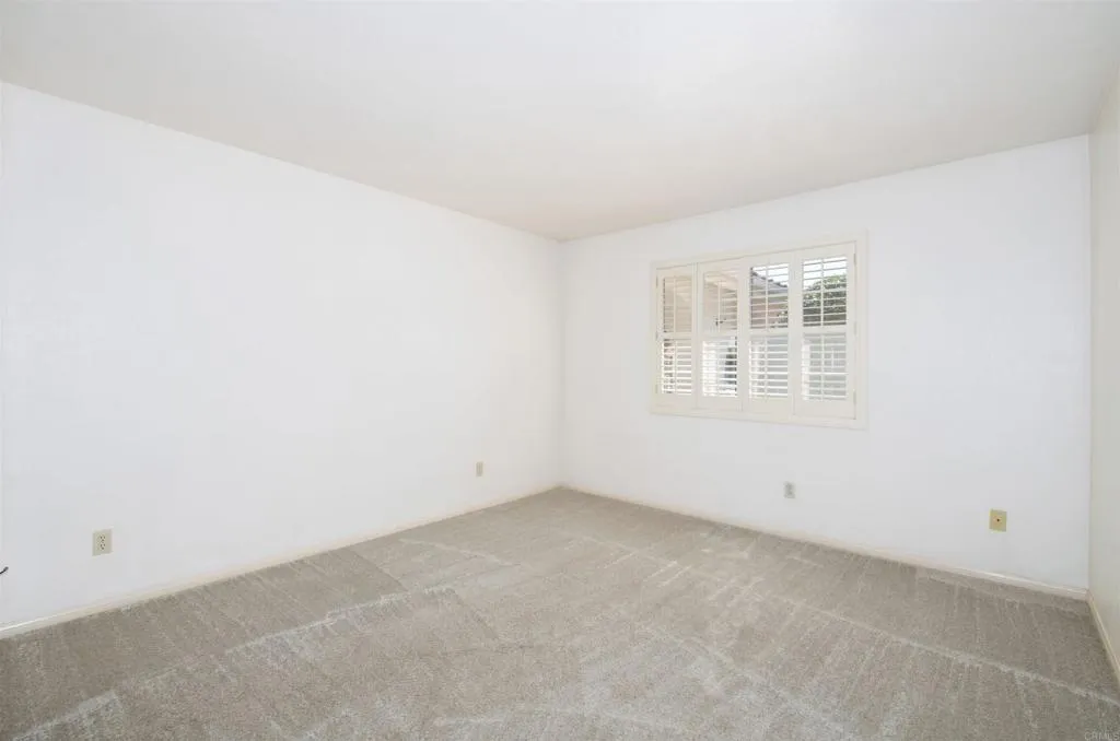 https://cdn.realtyfeed.com/cdn/127/306560726/754fac7126af10f2b6f6c0e38bde15f8.webp